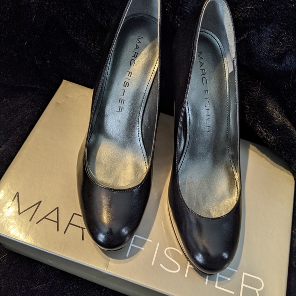 Marc fisher barely worn black heels - Picture 4 of 4
